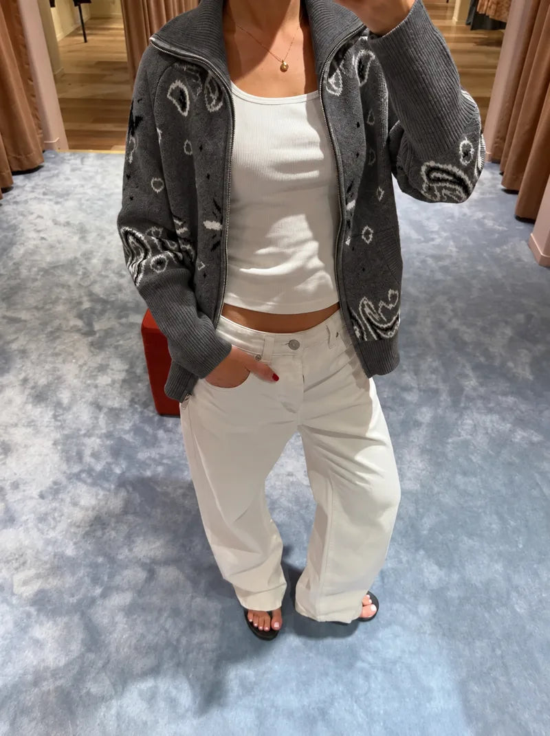 Cardigan LEONY porté par une cliente