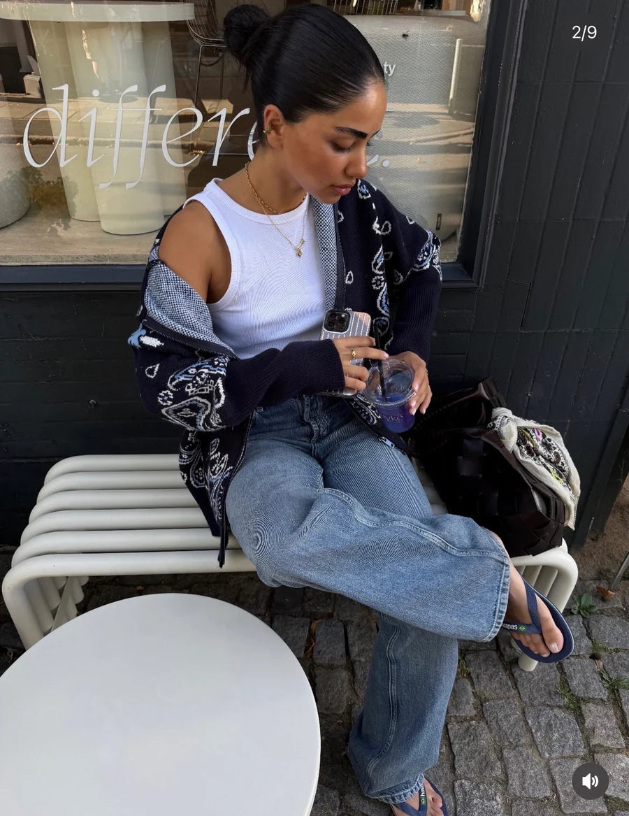 Cardigan LEONY porté par une cliente